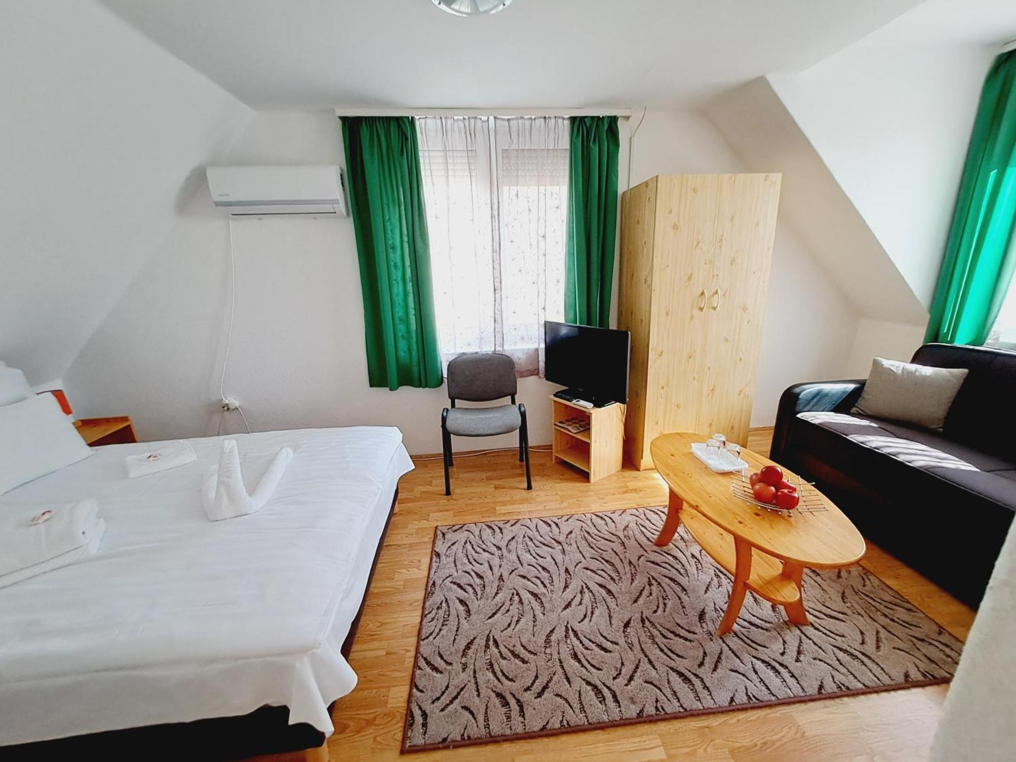 Palma Apartman ハイデゥソボスロー エクステリア 写真