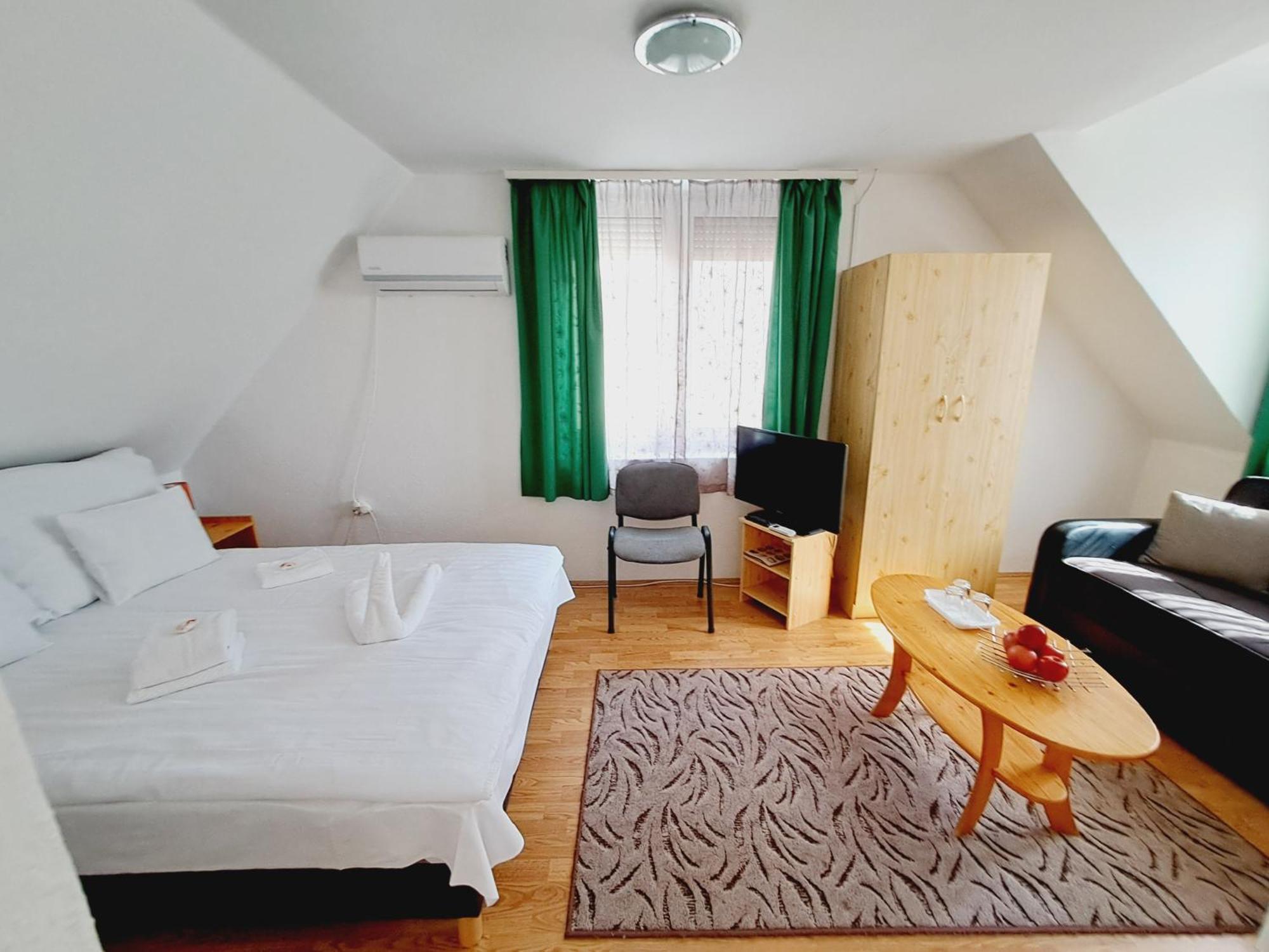 Palma Apartman ハイデゥソボスロー エクステリア 写真